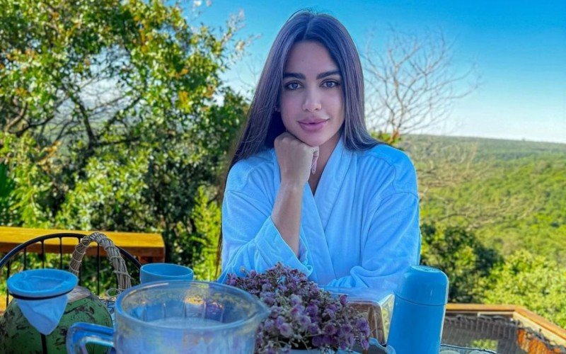 Aline Ferreira da Silva faleceu, nesta terça-feira (2), mais de uma semana após uma cirurgia para aumentar os glúteos  | abc+