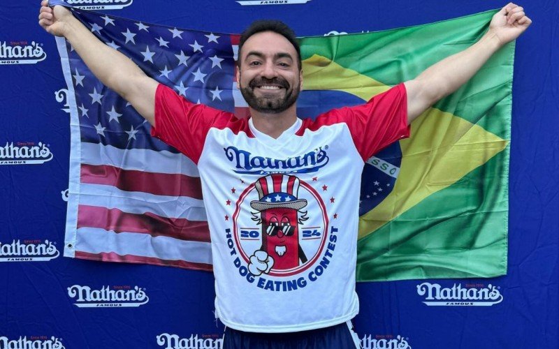 Ricardo Corbucci foi aos Estados Unidos para participar de campeonato de comer cachorro-quente | abc+