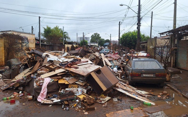 Antes do recolhimento na rua Castelo, bairro Santo Afonso