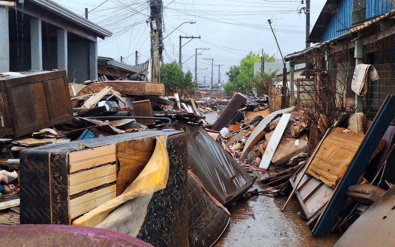 Antes do recolhimento na rua Planalto, bairro Santo Afonso