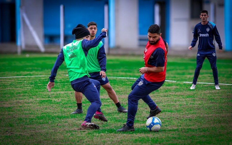 Jogadores do Anilado se preparam para mais um duelo pela Série D do Brasileirão | abc+