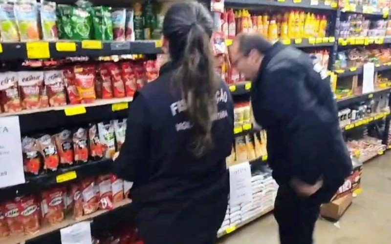 Dono e gerente de supermercados de Novo Hamburgo são presos por venda de produtos atingidos pela enchente | abc+