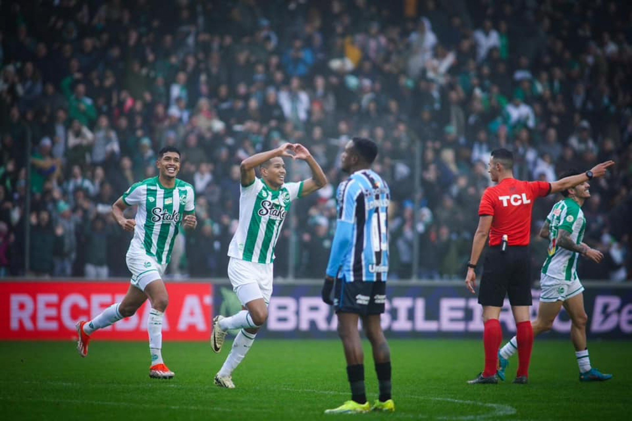 Sob gritos de "olé", Grêmio é goleado pelo Juventude no Alfredo Jaconi