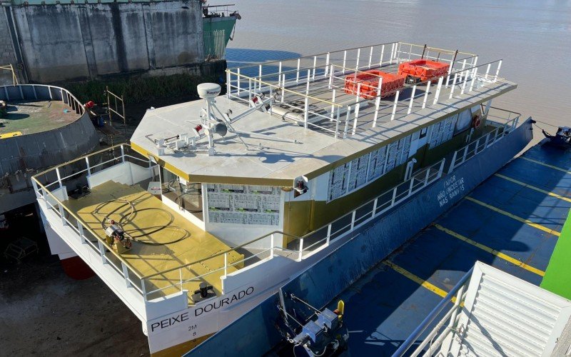 Barco-escola Peixe Dourado aguarda logística da PRF para vir à São Leopoldo