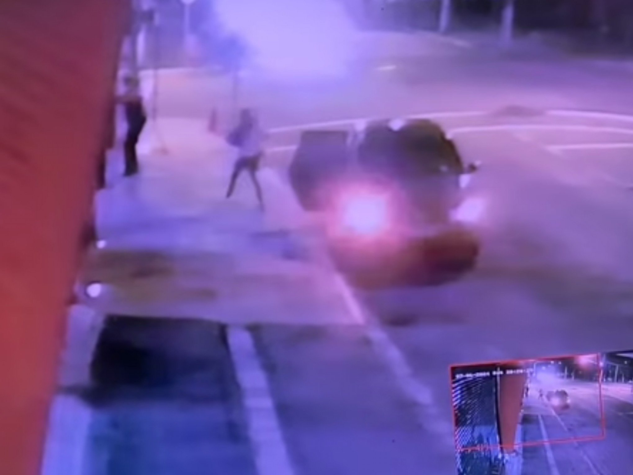 VÍDEO: Assista ao momento em que bebê de 2 meses é salvo por bombeiro em Novo Hamburgo