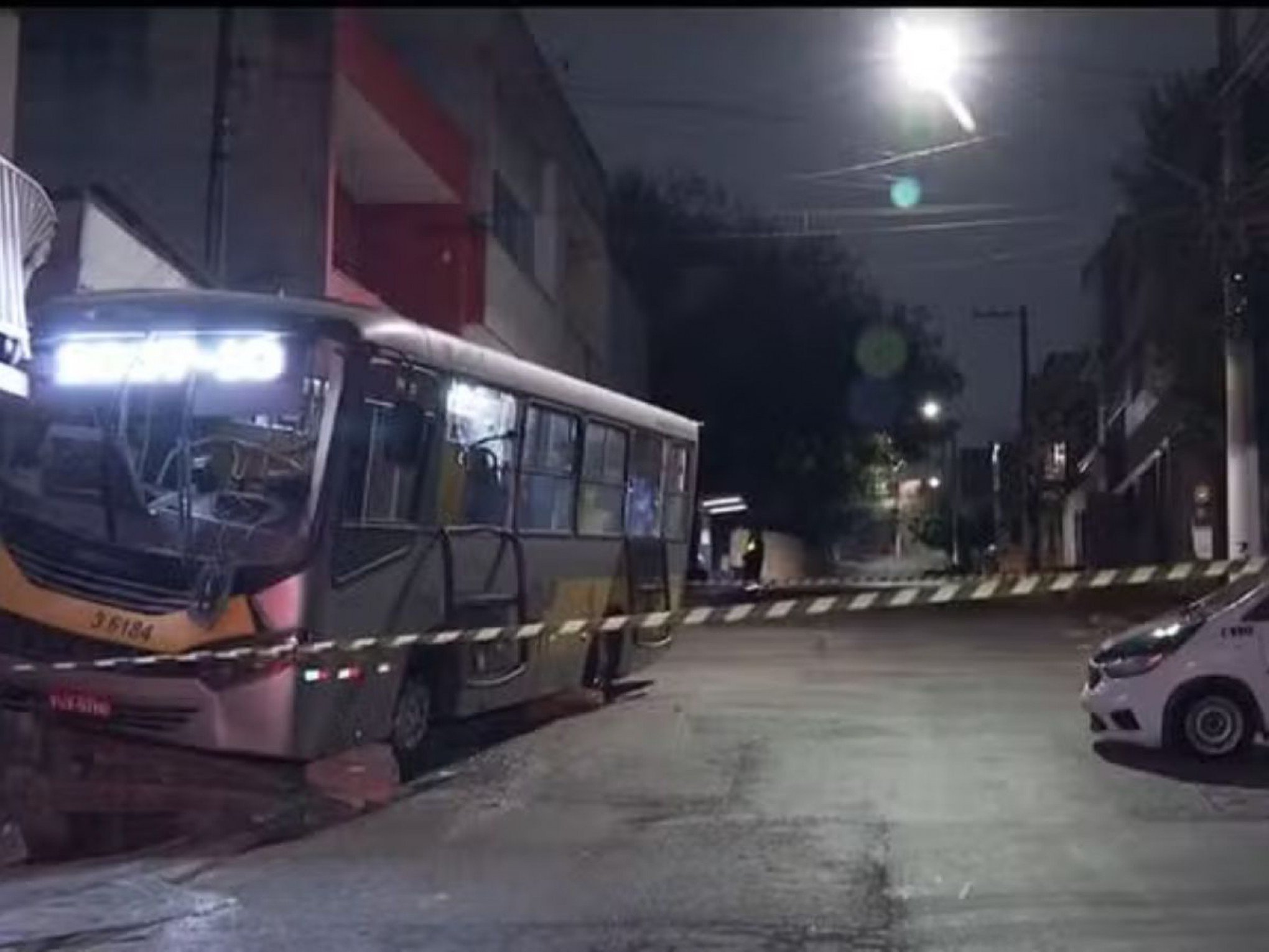 Motorista de ônibus é morto com tiro na cabeça por não parar fora do ponto para passageiro