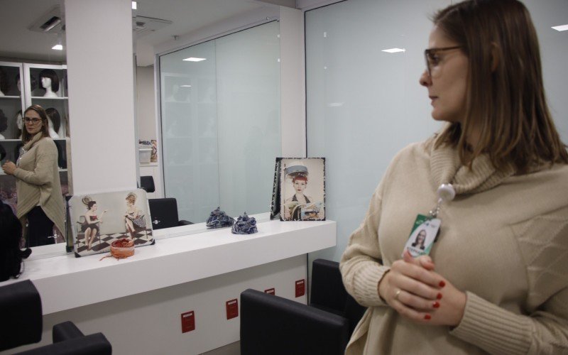 Stephanie Greiner coordenadora da Linha de Cuidado Oncológico do GHC, apresenta as novas instalções destinadas para o tratamento oncológico. | abc+