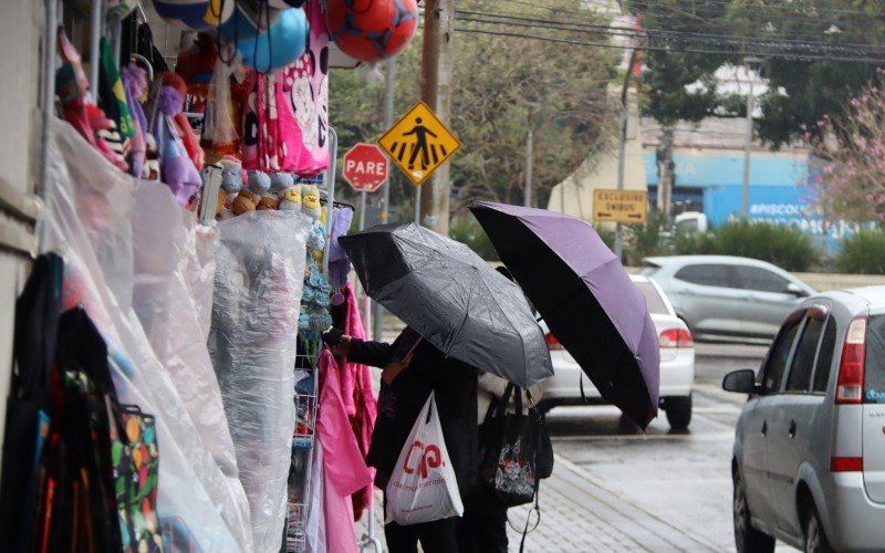 Comércio registra aumento na procura de acessórios contra o frio