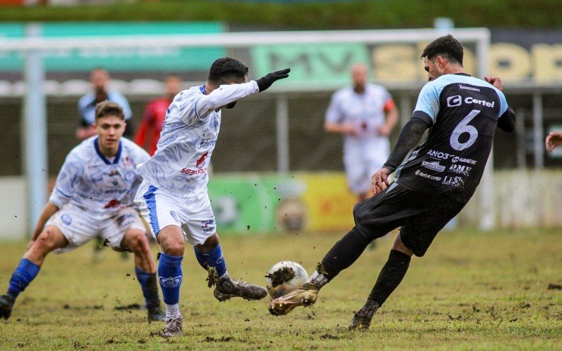 Aimoré abriu o placar, mas levou a virada na reta final do segundo tempo | abc+