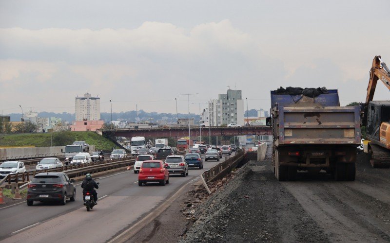 Ponte velha da BR-116 sobre o Rio dos Sinos, em São Leopoldo