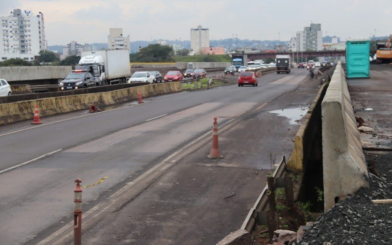 Ponte velha da BR-116 sobre o Rio dos Sinos, em São Leopoldo