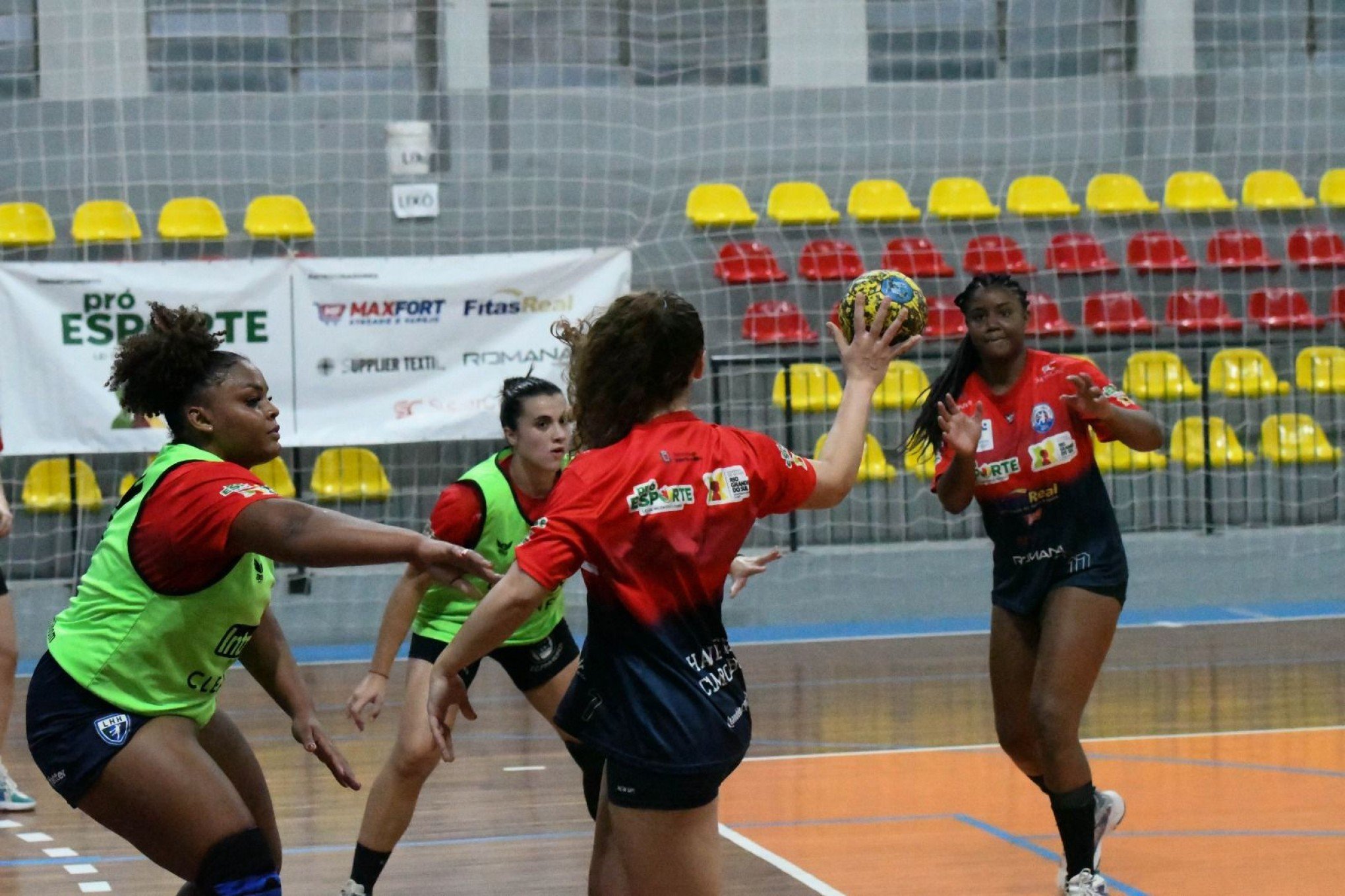 AECB disputa fase final do Campeonato Brasileiro de Handebol Júnior Feminino