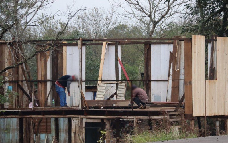 Nova residência é erguida em área de preservação às margens da Avenida dos Municípios | abc+