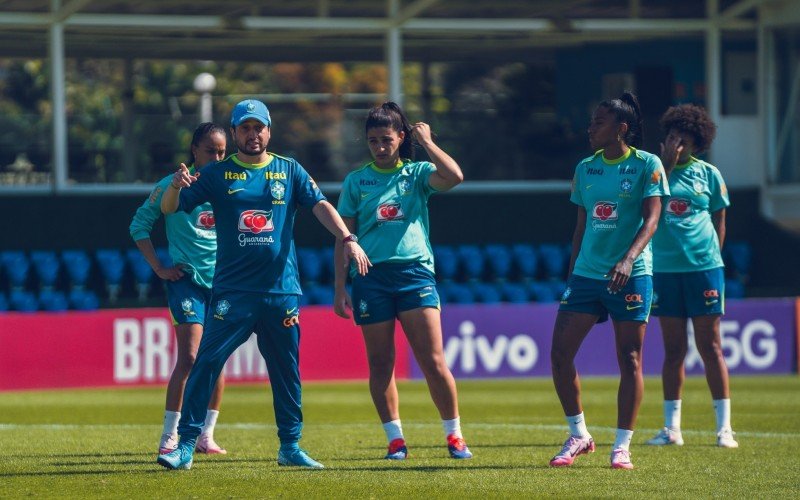 Seleção feminina se apresenta para a disputa de amistosos | abc+