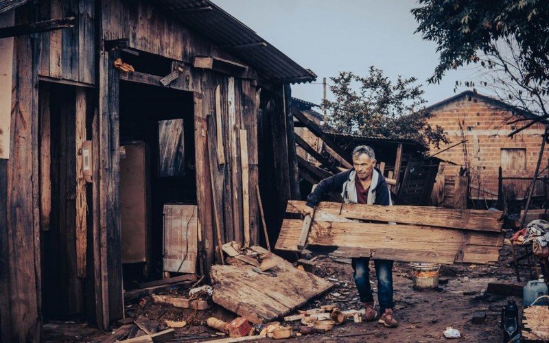 "Perdi a casinha que eu tinha, que era aqui mesmo, nesse mesmo endereço", relatou seu Mário, que teve a chance de participar da reconstrução do espaçp