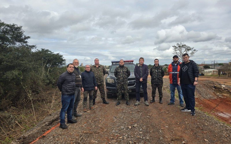 Representantes do Exército e da prefeitura leopoldense fizeram uma primeira visita de reconhecimento dos diques nesta segunda-feira (15)