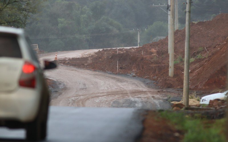 Obras de pavimentação da RS-373, ligação entre Santa Maria do Herval e Gramado | abc+