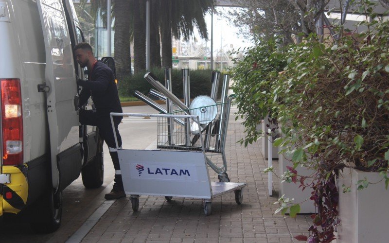 Companhias aéreas já desmontavam as estruturas no ParkShopping nesta segunda-feira (15)