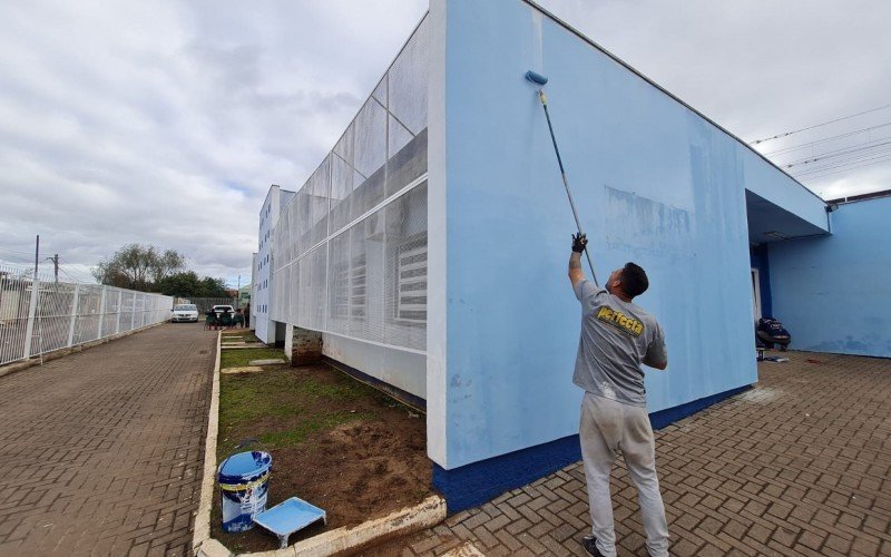 Equipes da prefeitura ainda finalizam a pintura na UBS Padre Orestes 