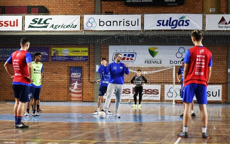 Equipe sub-20 da UJR se prepara para desafio no Gauchão da categoria | abc+