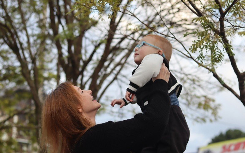 Rainha da Dezemberfest, de Nova Hartz, Maiara Rheinheimer tem 29 anos, é casada e mãe do Mateus, de 1 ano e 9 meses | abc+