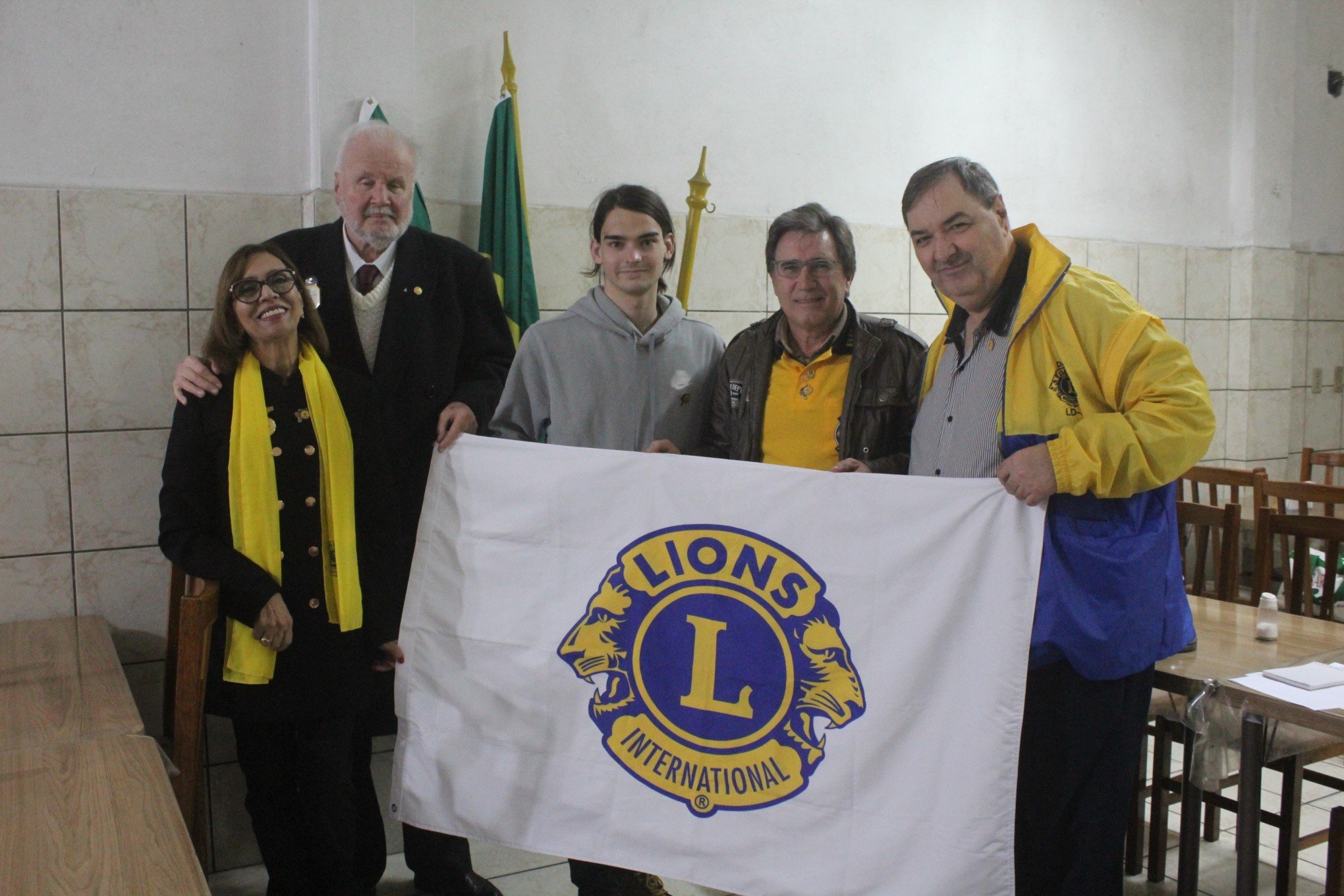Intercambista italiano participa de ações solidárias do Lions Club em Canoas