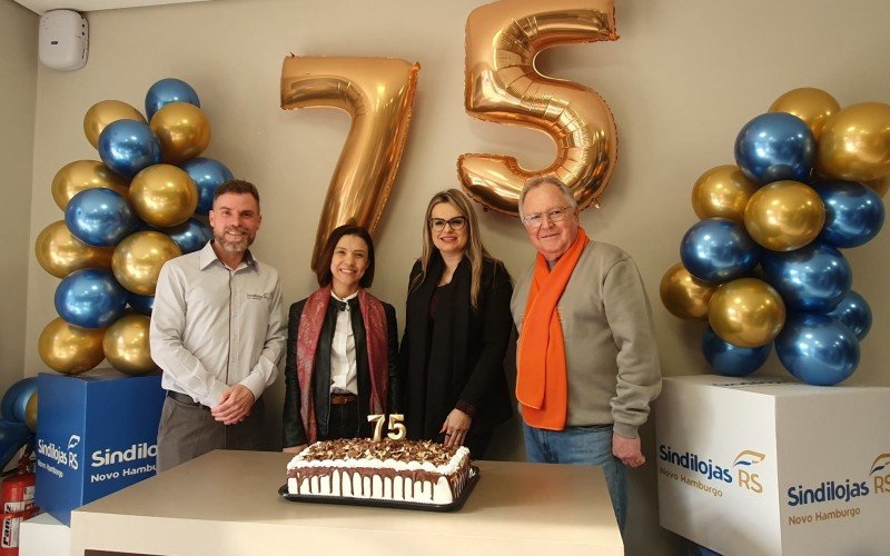 Silva, Miriam, Patrícia e Müller na comemoração dos 75 anos nesta quinta-feira | abc+