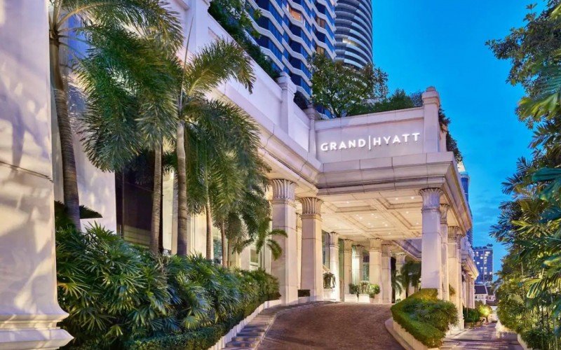 No centro da Tailândia, em um quarto de um hotel de luxo de Bangkook, seis pessoas foram encontradas mortas | abc+