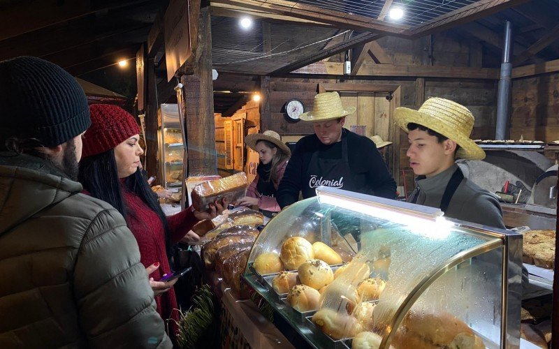 Pães e bolinhos de batata são sucesso na Festa Colonial de Canela