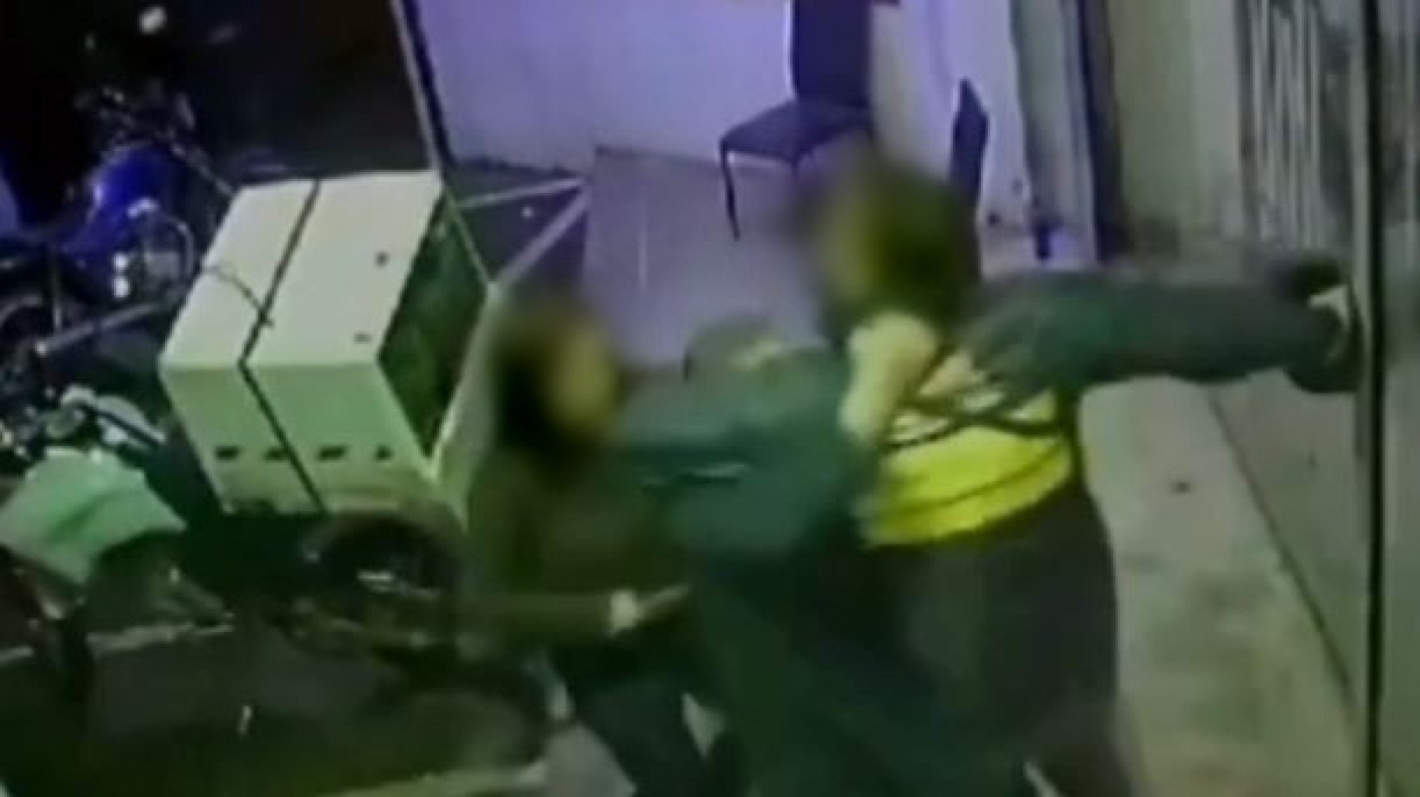 VÍDEO: Motoboy é esfaqueado após cliente se sentir insultada durante entrega
