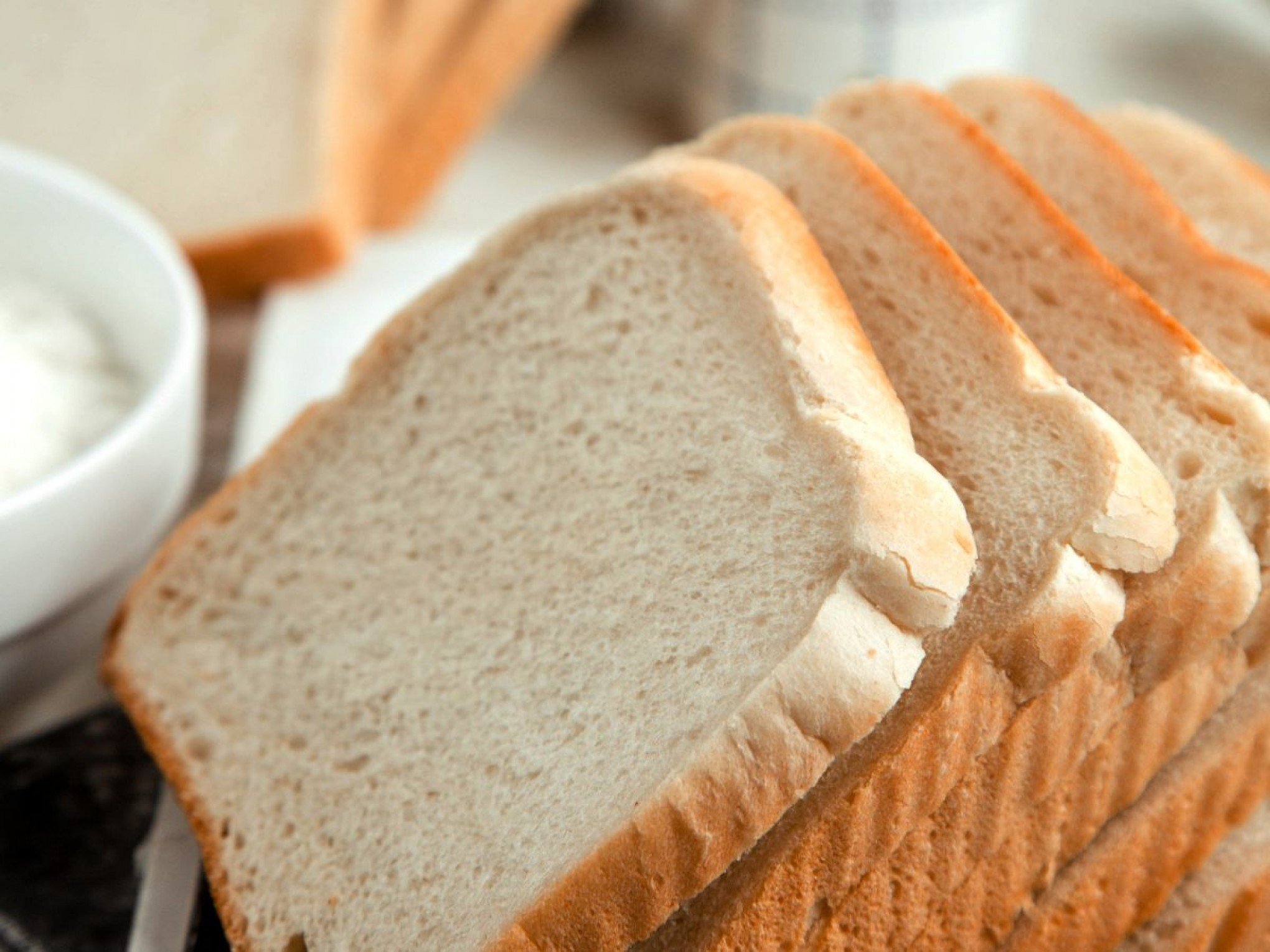VÍDEO: Teste mostra o efeito de comer pão e fazer bafômetro; veja o resultado