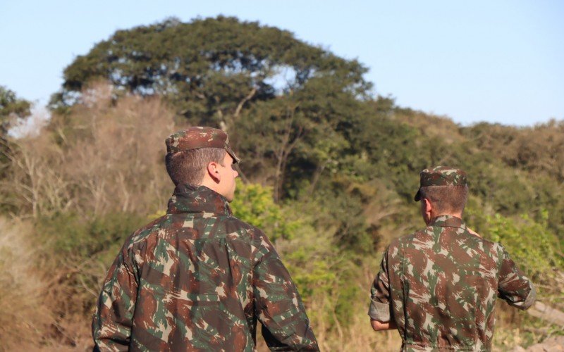 Levantamento topográfico do Exército no dique de Novo Hamburgo