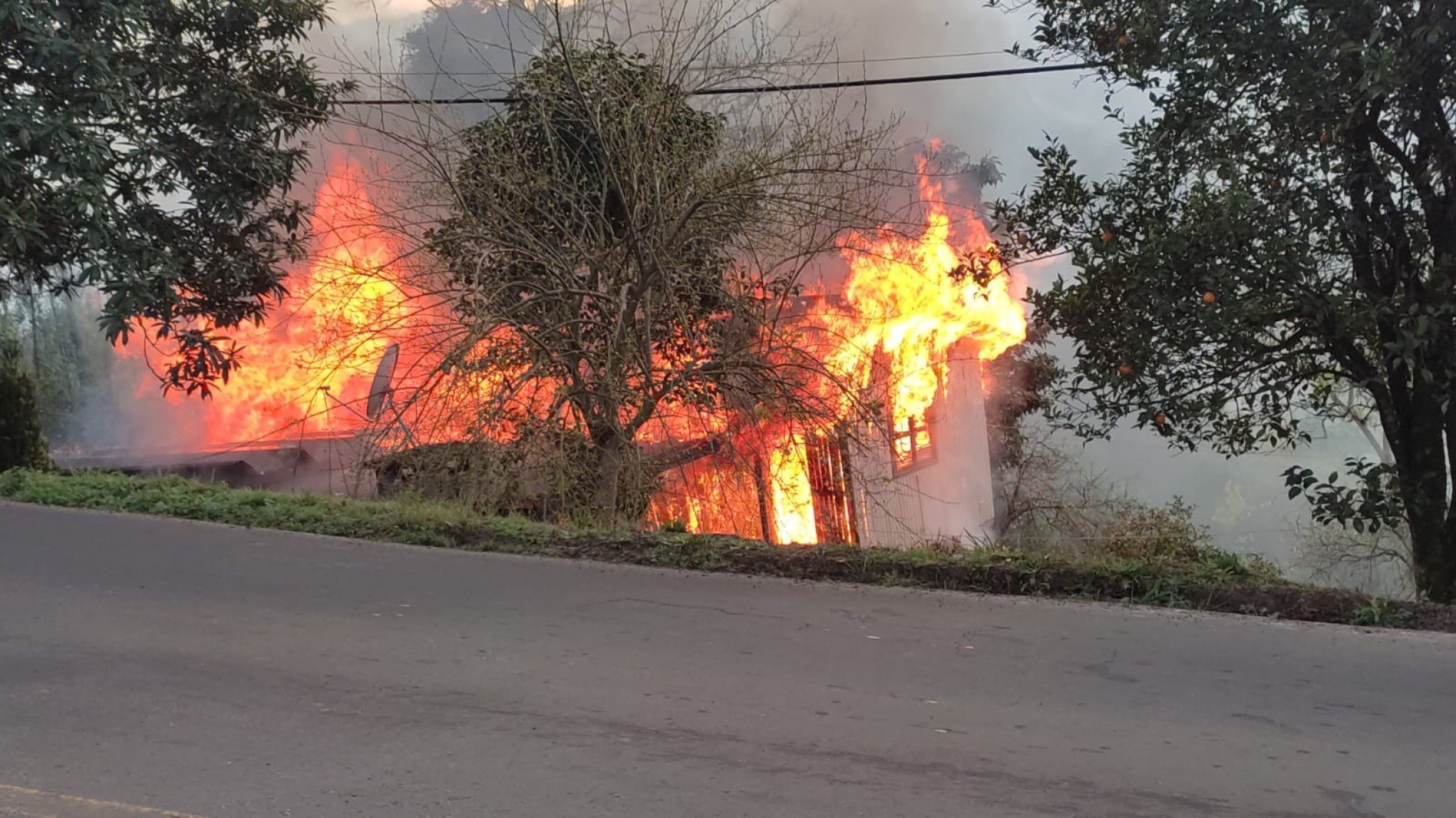 Incêndio destrói casa em Santa Maria do Herval