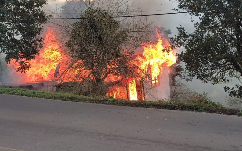 Incêndio em residência de Santa Maria do Herval | abc+