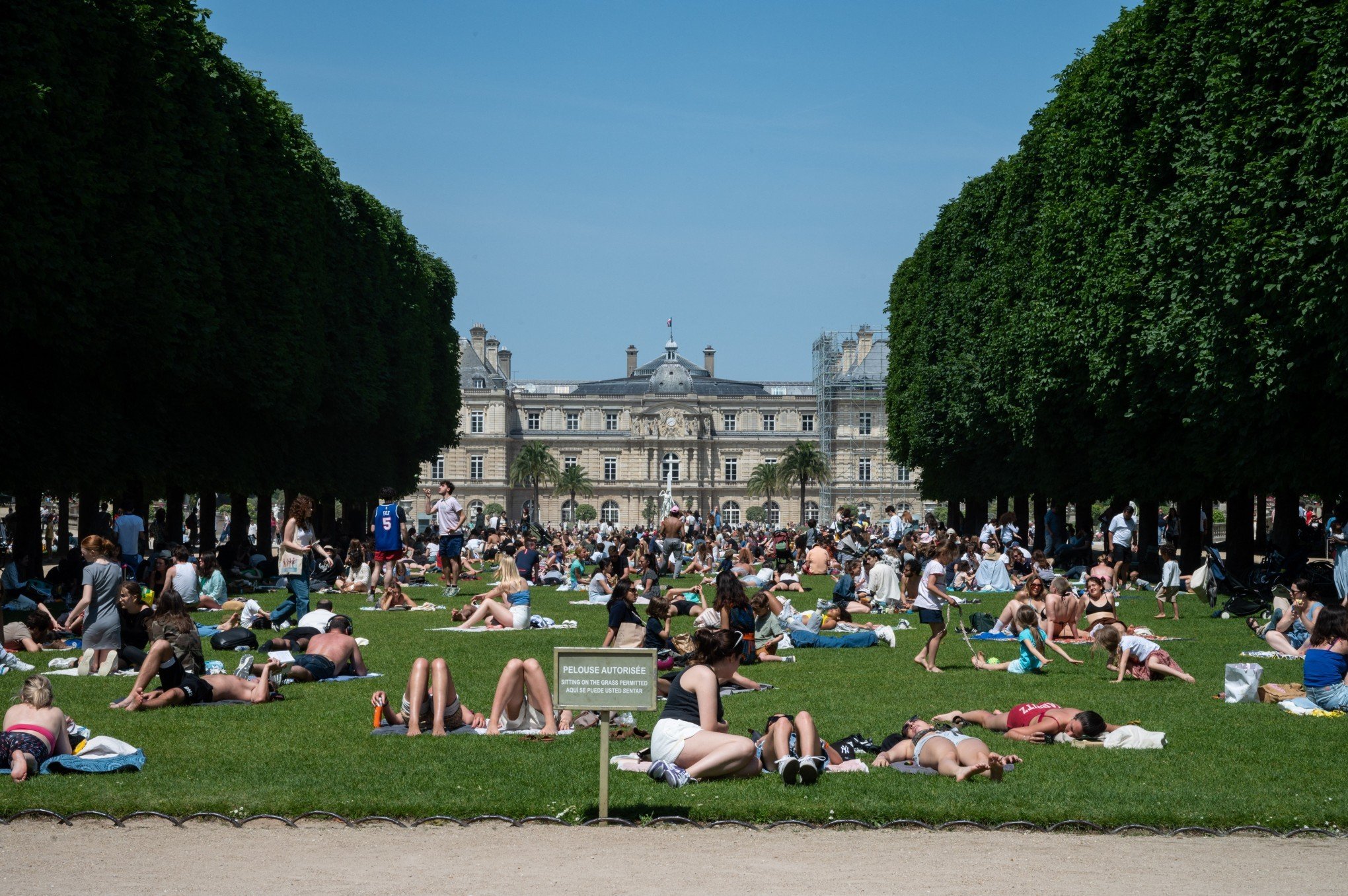 Um passeio de metrô por Paris