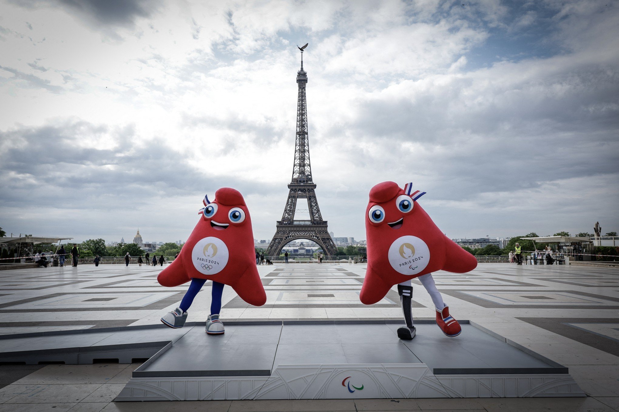 Olimpíadas de Paris começam com futebol e rugby nesta quarta