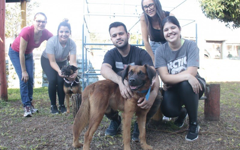 Voluntários que trabalharam no local desde maio celebraram o sucesso | abc+