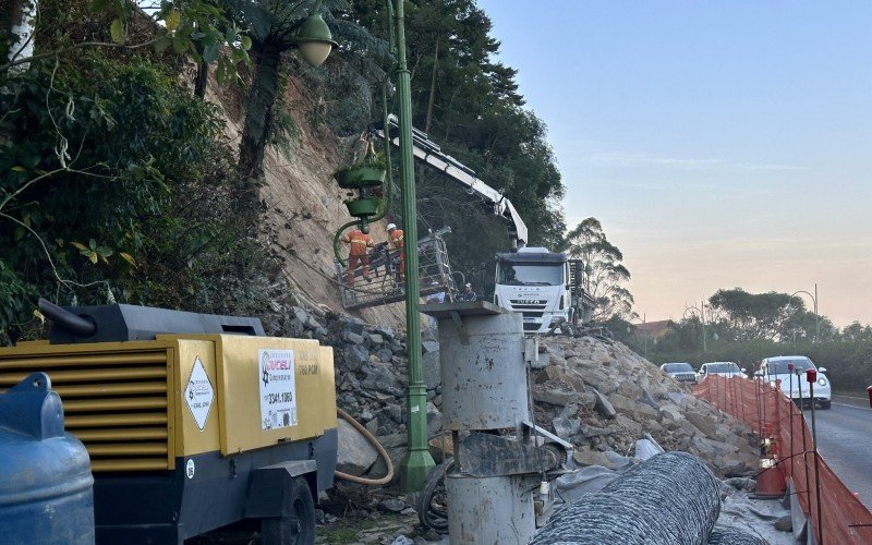 Obras no km 36 da RS-235, próximo ao Parque Knorr 