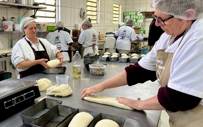 Cucas e pÃ£es sÃ£o produzidos nos Fornos Coloniais de Gramado