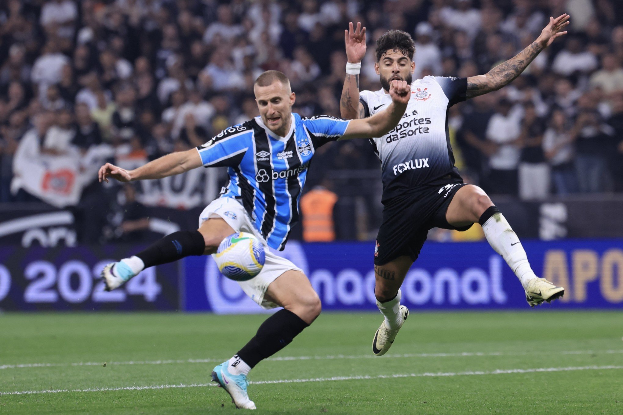 Grêmio empata com o Corinthians e segue no Z4 do Brasileirão