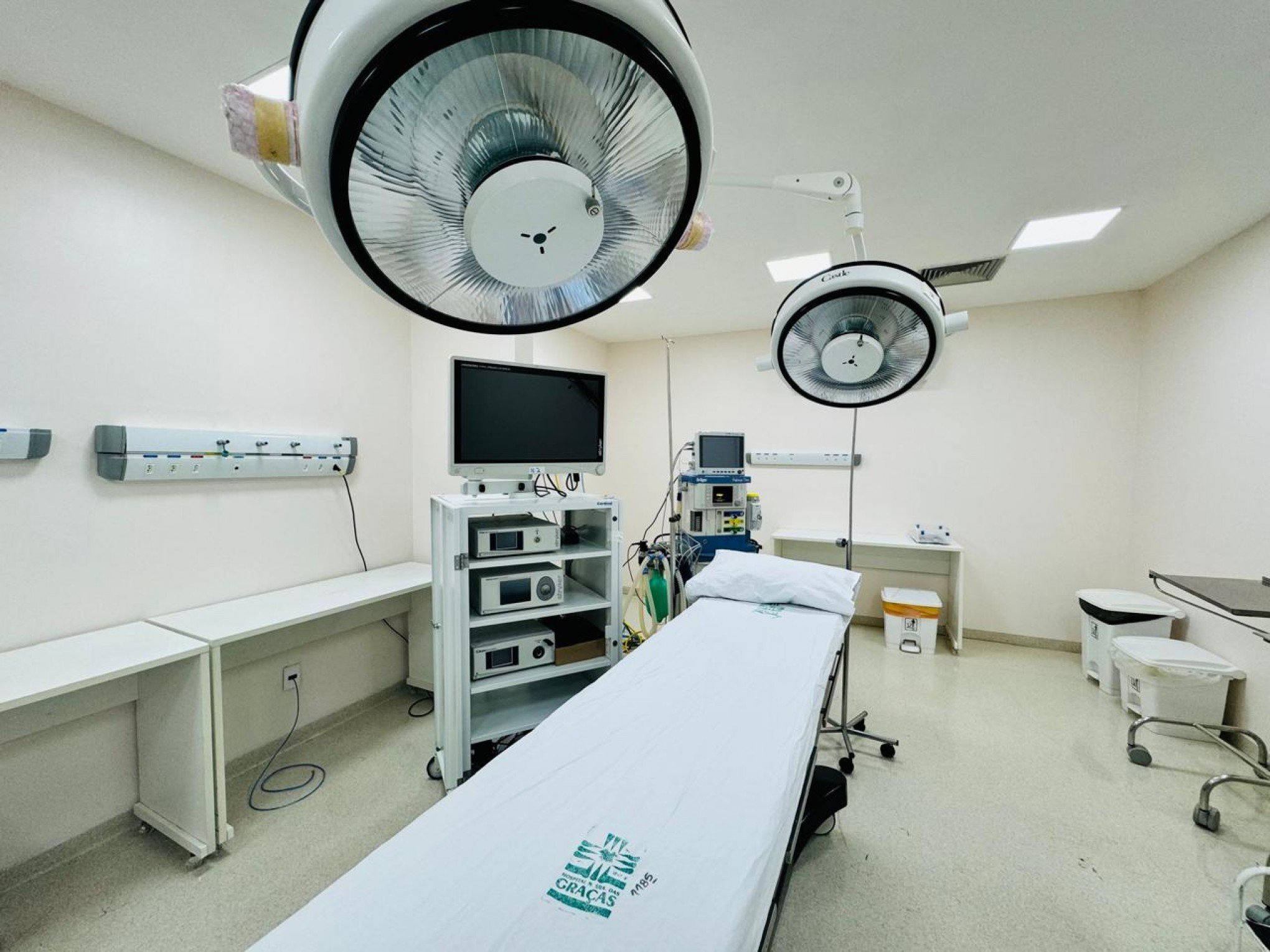 Hospital Nossa Senhora das Graças inaugura nova sala cirúrgica e amplia capacidade de atendimento