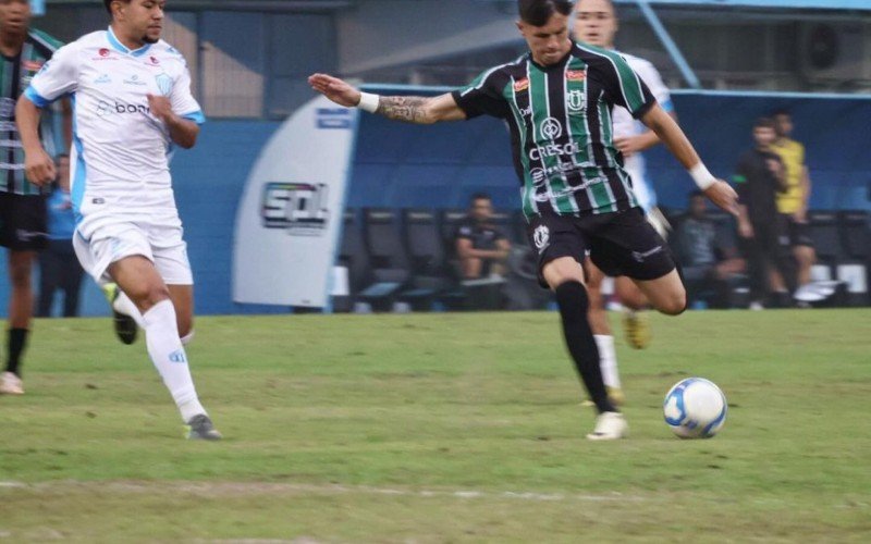 Moraes entrou no segundo tempo e marcou o quarto gol do time paranaense | abc+