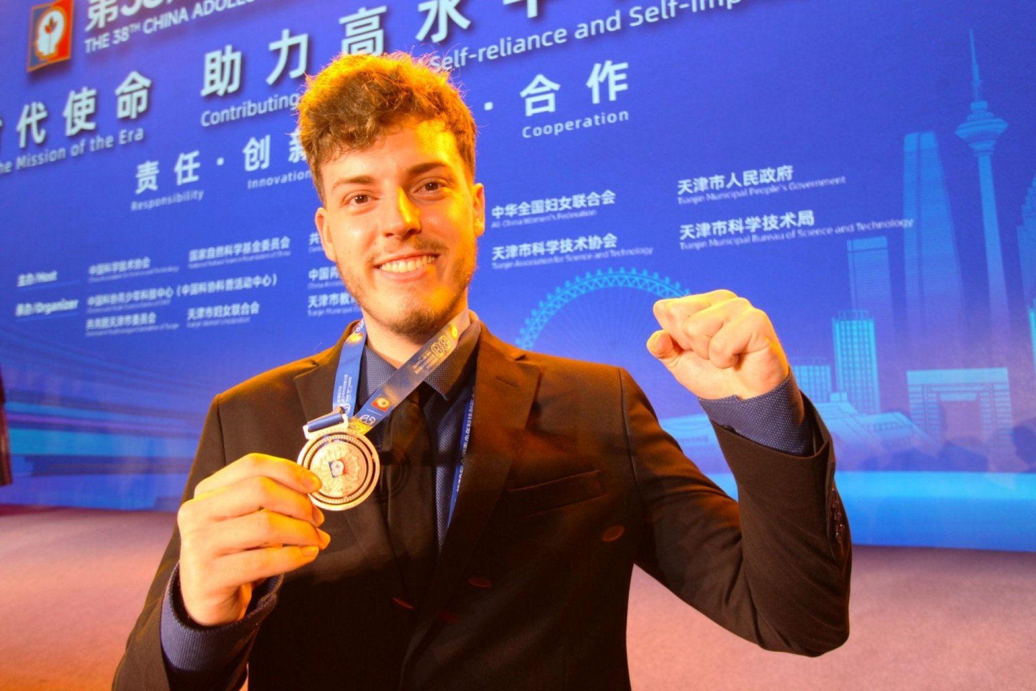 Aluno da Liberato ganha medalha de bronze na China