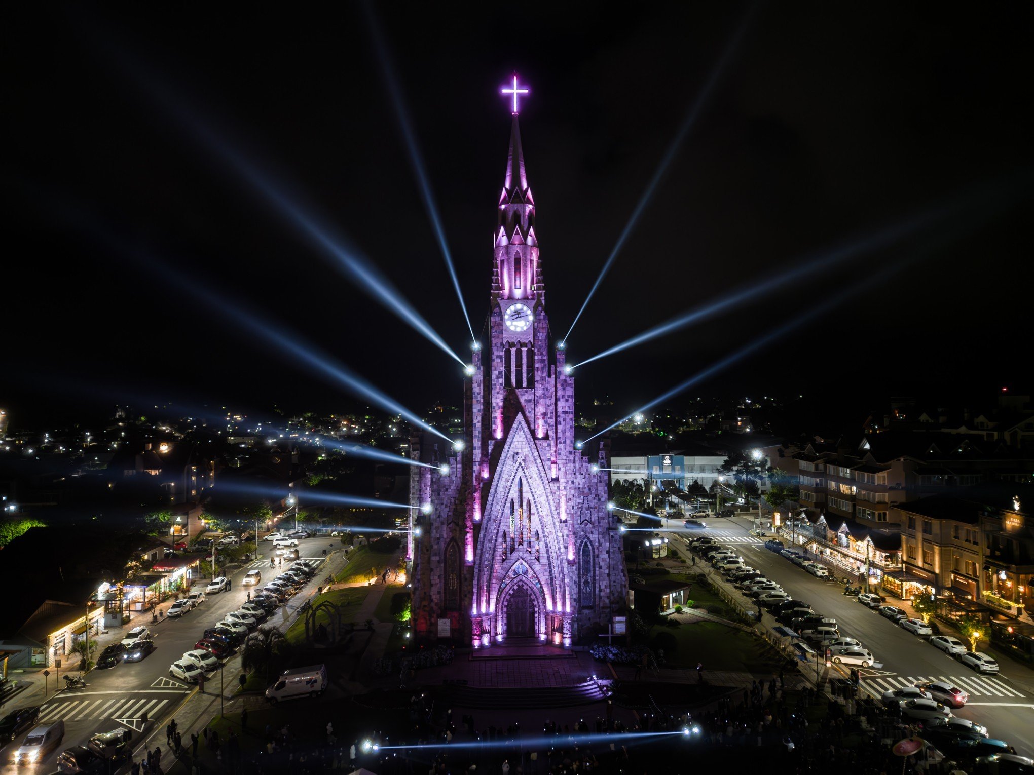 Catedral de Pedra terá novo espetáculo de som e luzes com narração de Pedro Bial