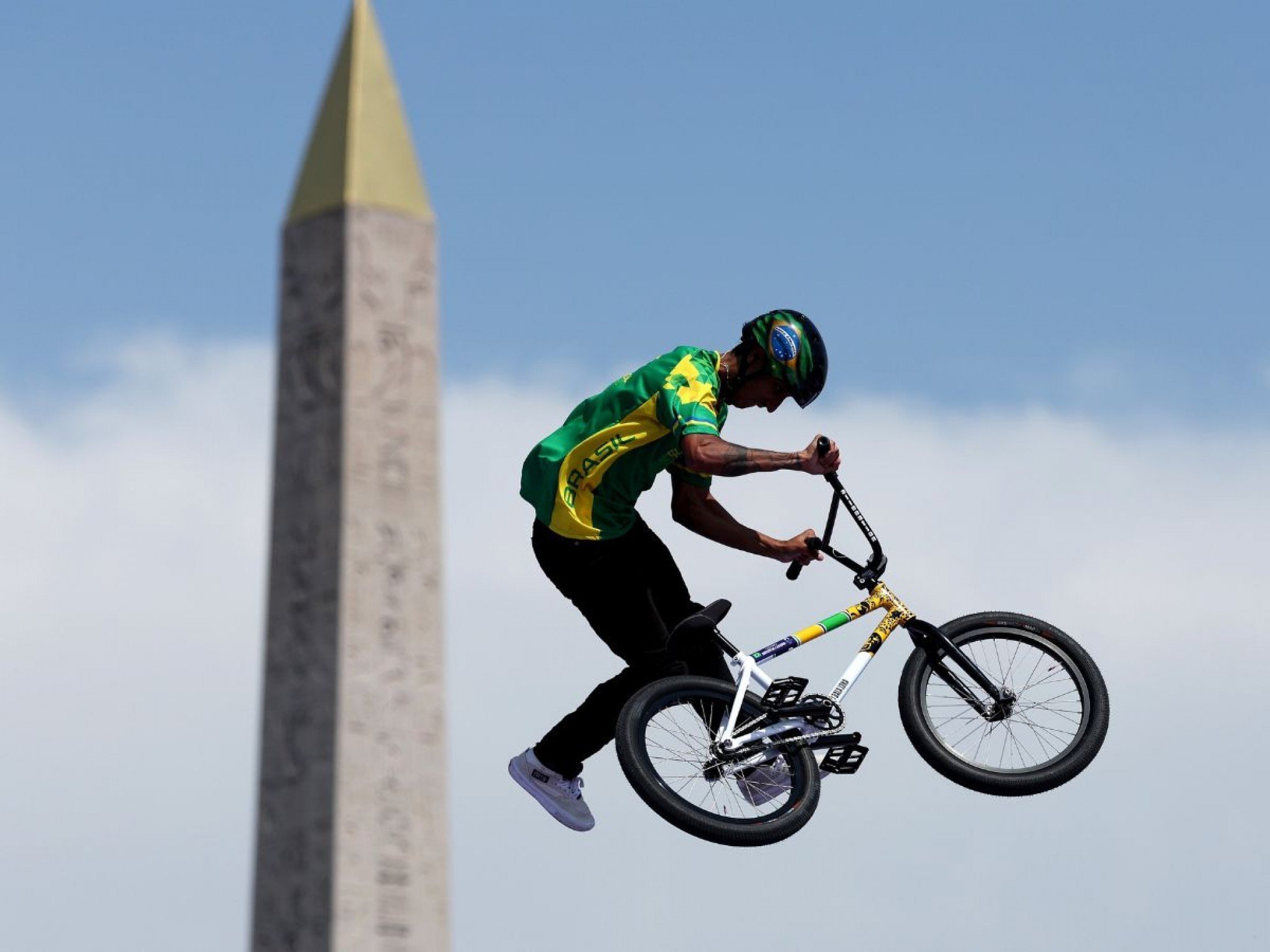 Gustavo Bala Loka fica em sexto na final do ciclismo BMX freestyle