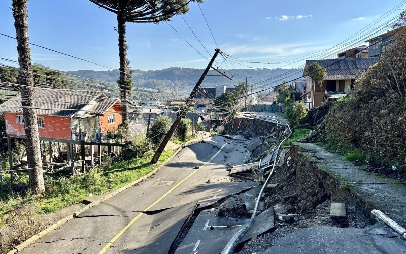 Deslizamento no bairro Piratini, em Gramado