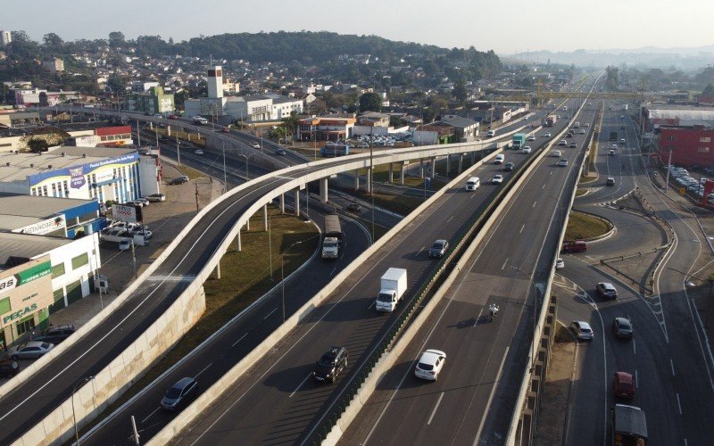 Complexo viário da Scharlau foi concluído com novos viadutos e acessos e agora receberá a sinalização na BR-116