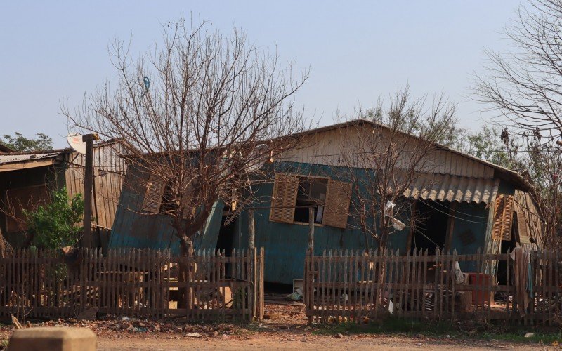 Diversas casas ficaram destruídas na Vila Palmeira | abc+