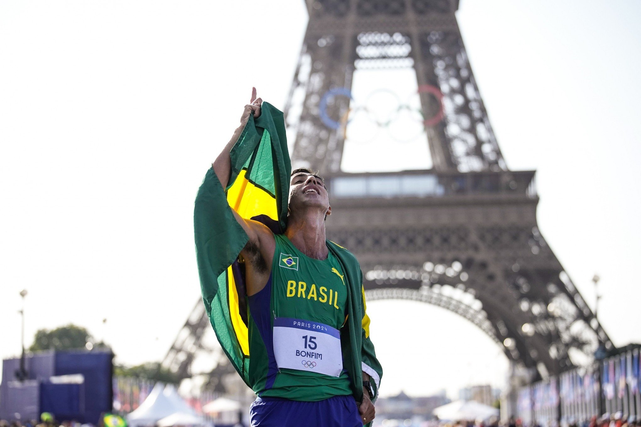 Caio Bonfim conquista medalha inédita para o Brasil na marcha atlética em Paris