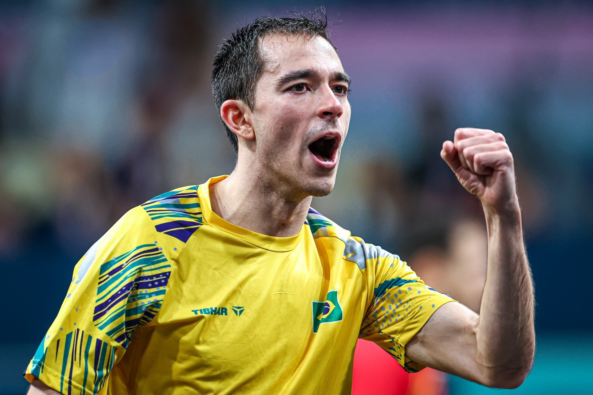 Vitória de Hugo Calderano garante 1ª semifinal do Brasil na história do tênis de mesa
